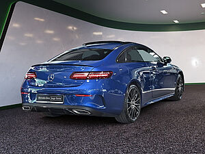 Mercedes-Benz E 200 Coupé AMG Line 3 navigation