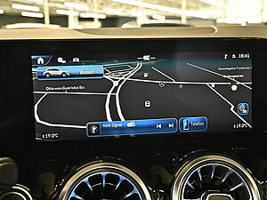 Mercedes-Benz GLA 250 4M AMG Sport Premium Plus 11 navigation