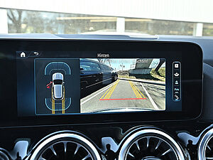 Mercedes-Benz GLA 220 4M AMG Line 12 navigation