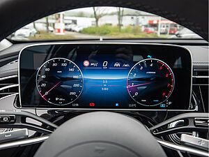 Mercedes-Benz E 200 T Avantgarde Advanced Plus Superscreen 14 navigation