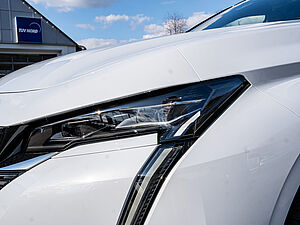 Peugeot 308 SW GT HYBRID 145 e-DSC6 29 navigation