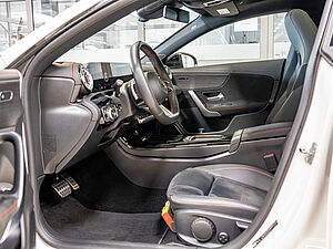 Mercedes-Benz CLA 250 SB 4M AMG Sport Premium 27 navigation