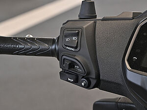 Piaggio Liberty 125 S IGET E5+ **0% Finanzierung bis zum 30.06.** 9 navigation