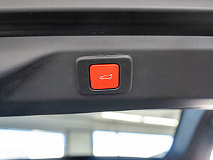Peugeot 3008 GT HYBRID 136 e-DSC6 NEUES MODELL 28 navigation
