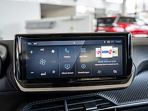Peugeot 2008 Allure PureTech 100 9 navigation
