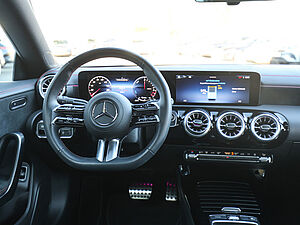 Mercedes-Benz CLA 250 e AMG Line 9 navigation