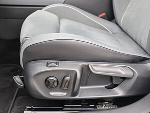 Volkswagen Passat Variant Business 2,0 l TDI DSG 31 navigation