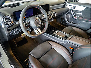 Mercedes-Benz A 45 AMG S 4M+ Premium Plus 8 navigation