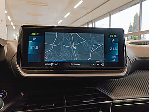 Peugeot 2008 e-GT Elektromotor 136 11 navigation