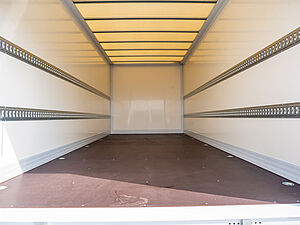 Fuso Canter e7C18e Koffer LBW 200km Reichw Klima LED 20 navigation