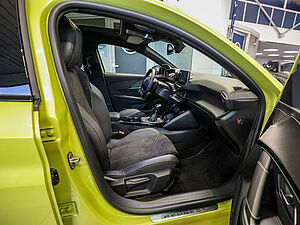 Peugeot 208 GT PureTech 100 2 navigation