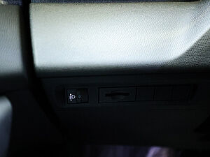 Peugeot 308 SW Allure HYBRID 136 e-DSC6 29 navigation