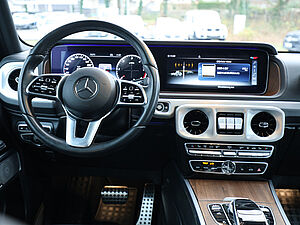 Mercedes-Benz G 400 d Night 9 navigation