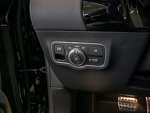 Mercedes-Benz GLA 180 Edition AMG Line AHK 19 navigation
