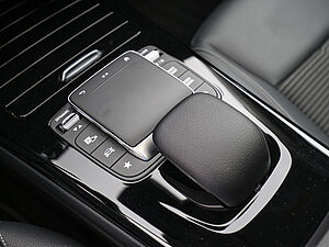 Mercedes-Benz A 250 e Limousine 16 navigation