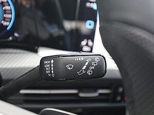 Volkswagen Golf VIII Variant R-Line 1,5 l eTSI DSG 29 navigation