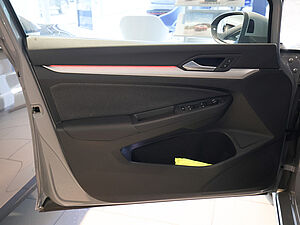Volkswagen Golf VIII Life 1.5 TSI 33 navigation