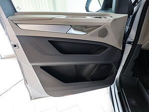Volkswagen T7 California 2.0 TDI Beach Camper 34 navigation
