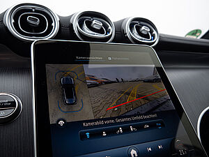 Mercedes-Benz GLC 200 4M AMG Line 10 navigation