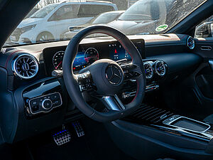 Mercedes-Benz CLA 200 d Coupé AMG Line 22 navigation