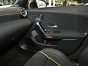 Mercedes-Benz CLA 45 AMG S 4M+ Coupé 15 navigation