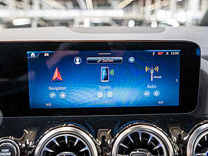 Mercedes-Benz GLA 250 e Progessive Advanced Plus 10 navigation