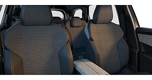 Peugeot 5008 Neuer Allure HYBRID 145 e-DSC6 5 navigation