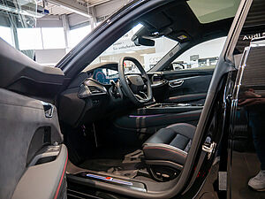 Audi e-tron S GT quattro 8 navigation