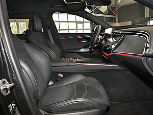 Mercedes-Benz E 220 d AMG Line 3 navigation