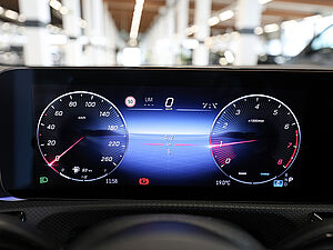 Mercedes-Benz A 180 AMG Advanced Plus 17 navigation