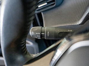 Peugeot 2008 e-Allure Elektromotor 136 16 navigation