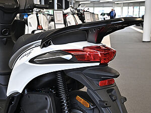 Piaggio Liberty 125 S IGET E5+ **0% Finanzierung bis zum 30.06.** 10 navigation