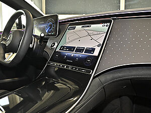 Mercedes-Benz EQE 350 AMG Line 9 navigation