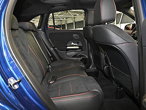 Mercedes-Benz GLA 250 e AMG Line 5 navigation