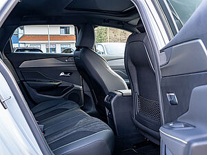Peugeot 308 SW GT HYBRID 145 e-DSC6 4 navigation