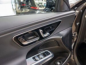 Mercedes-Benz E 200 T Avantgarde Advanced Plus 27 navigation