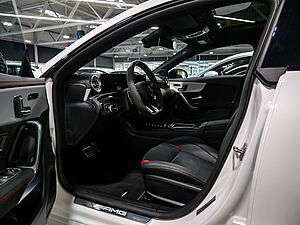 Mercedes-Benz CLA 35 AMG 4M Aero Performance 9 navigation
