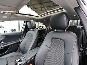 Mercedes-Benz A 250 e Limousine 31 navigation