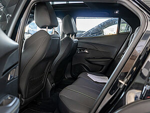 Peugeot 2008 2008e GT 4 navigation