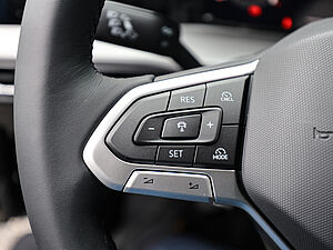 Volkswagen Golf VIII Style 1,5 l TSI 27 navigation