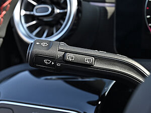 Mercedes-Benz A 180 AMG Line 18 navigation