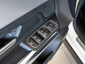 Mercedes-Benz EQA 250 AMG Line 22 navigation