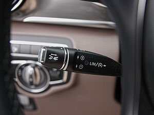 Mercedes-Benz V 300 d EXCLUSIVE EDITION Lang 28 navigation