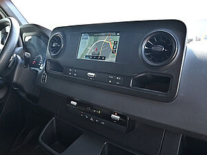 Mercedes-Benz Sprinter 317 CDI KA L4H2 10 navigation