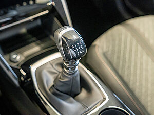 Peugeot 208 Neuer Allure PureTech 100 13 navigation
