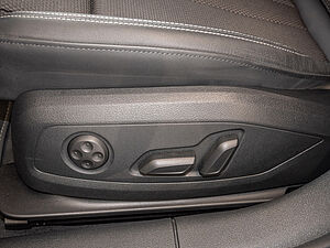 Audi A4 Avant 40 TFSI quattro S line 19 navigation
