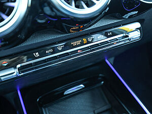 Mercedes-Benz GLB 200 AMG Line 14 navigation