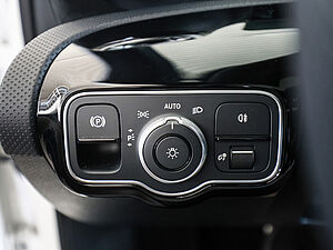Mercedes-Benz A 220 d Limo AMG Sport Advanced Plus 28 navigation