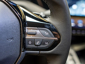 Peugeot 308 SW Allure PureTech 130 EAT8 14 navigation