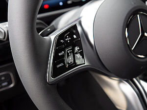 Mercedes-Benz GLA 180 Progressive Line Edition 19 navigation